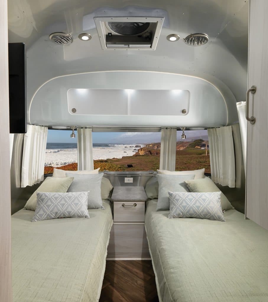 Rear twin beds