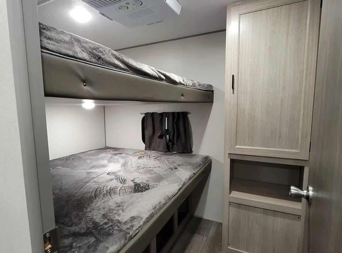 Queen bunk beds in the Catalina 293TQBSCK